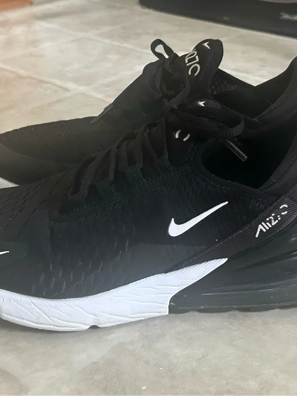 Nike Men’s Black/White Air Max 270 Sneakers